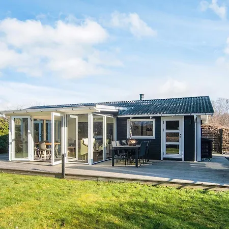 Holiday home 5 Person In Grenaa