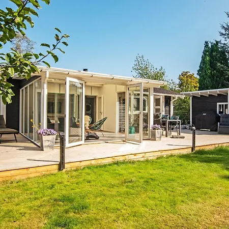 4 Star In Vakantiehuis Grenå